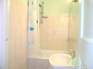 Paris Studio/T1 logements location appartements - salle d'eau 1 (PA-3404) photo 1 de 2