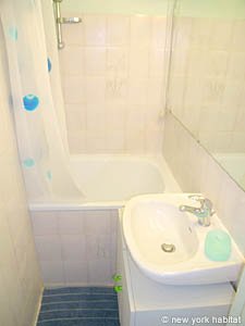 Paris Studio/T1 logements location appartements - salle d'eau 1 (PA-3404) photo 2 de 2
