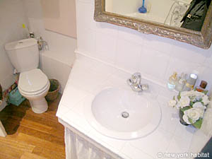 Paris 3 Bedroom accommodation - bathroom 1 (PA-3407) photo 3 of 5