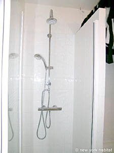 Paris 2 Bedroom accommodation - bathroom 1 (PA-3409) photo 4 of 4