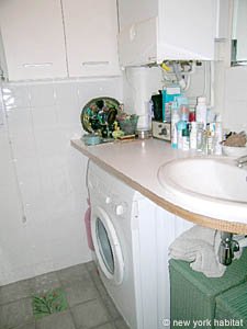 Paris 2 Bedroom accommodation - bathroom 1 (PA-3409) photo 2 of 4