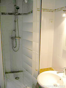 Paris 1 Bedroom apartment - bathroom (PA-3427) photo 2 of 3
