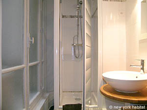 Paris 1 Bedroom apartment - bathroom (PA-3427) photo 1 of 3
