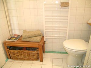 Paris 2 Bedroom accommodation - bathroom 1 (PA-3429) photo 4 of 4