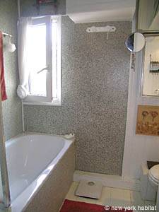 Paris 1 Bedroom accommodation - bathroom (PA-3430) photo 2 of 3