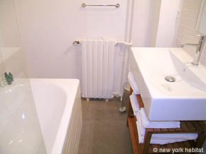 Paris 1 Bedroom accommodation - bathroom 1 (PA-3442) photo 2 of 3