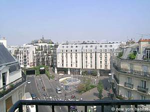 Paris 2 Bedrooms accommodation living room photo 13