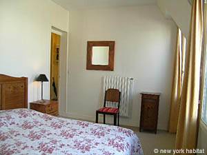 Paris 2 Bedrooms accommodation bedroom 1 photo 24