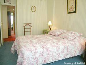 Paris 2 Bedroom accommodation - bedroom 1 (PA-3451) photo 2 of 5