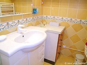 Paris 2 Bedroom accommodation - bathroom 1 (PA-3451) photo 2 of 3