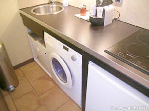 Paris Studio accommodation kitchen photo 9
