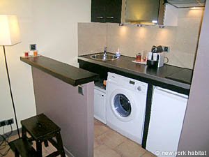 Paris Studio accommodation kitchen photo 10