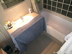 Paris T2 logements location appartements - salle d'eau 1 (PA-3457) photo 2 de 2
