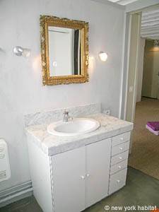 Paris 1 Bedroom - Duplex apartment - bathroom (PA-3482) photo 2 of 4