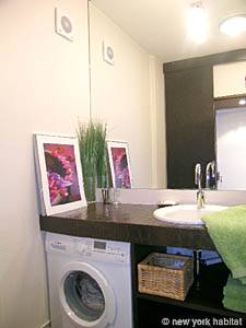 Paris Studio T1 appartement location vacances - salle d'eau (PA-3495) photo 1 sur 4