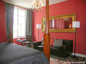 Paris 1 Bedroom apartment bedroom photo 14