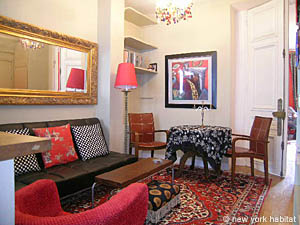 Paris 1 Bedroom apartment living room photo 33