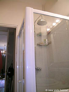 Paris 1 Bedroom apartment bathroom photo 44