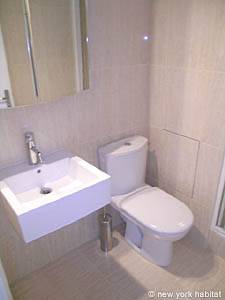 Paris 1 Bedroom apartment - bathroom (PA-3506) photo 3 of 3
