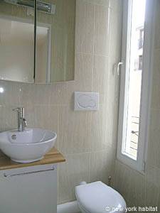 Paris Studio apartment - bathroom (PA-3510) photo 2 of 3