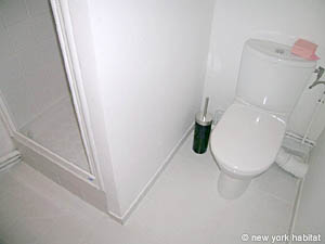 Paris 2 Zimmer wohnungsvermietung - badezimmer 1 (PA-3523) photo 3 von 4