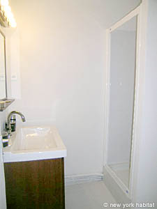 Paris 2 Zimmer wohnungsvermietung - badezimmer 1 (PA-3523) photo 2 von 4
