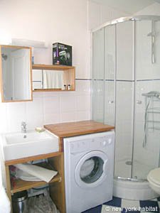 Paris Studio/T1 appartements location vacances - salle d'eau (PA-3532) photo 1 de 3
