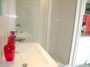 Paris Studio accommodation - bathroom (PA-3534) photo 2 of 3