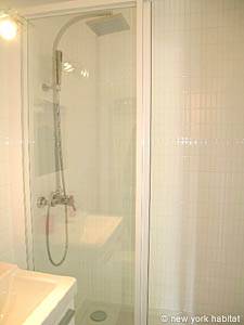 Paris Studio accommodation - bathroom (PA-3534) photo 3 of 3