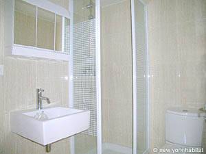 Paris Studio apartment - bathroom (PA-3544) photo 1 of 2