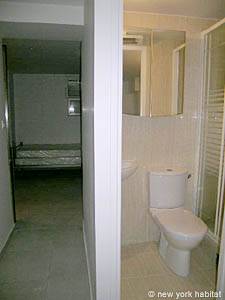 Paris 1 Bedroom apartment - bathroom (PA-3546) photo 2 of 2