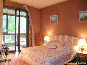 Paris 2 Bedroom accommodation - bedroom 1 (PA-3549) photo 2 of 5