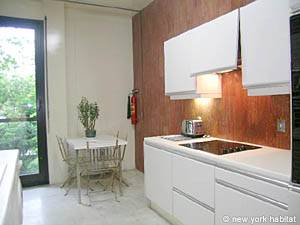 Paris 2 Bedroom accommodation - kitchen (PA-3549) photo 2 of 5