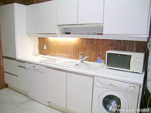 Paris 2 Bedroom accommodation - kitchen (PA-3549) photo 4 of 5