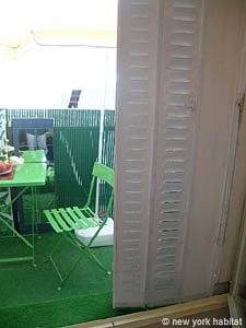 Paris Studio accommodation living room photo 30