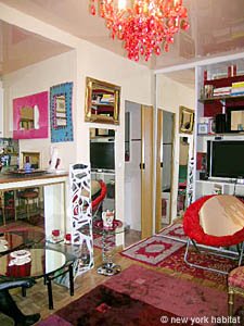 Paris Studio accommodation living room photo 31