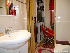 Paris Studio accommodation bathroom photo 37