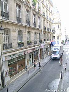 Paris T2 appartement location vacances - s&eacute;jour (PA-3567) photo 8 sur 9
