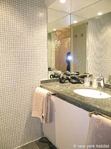 Paris T2 appartement location vacances - salle d'eau 1 (PA-3567) photo 1 sur 2