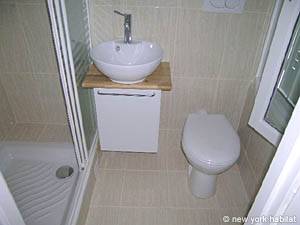 Paris Studio apartment - bathroom (PA-3572) photo 4 of 4
