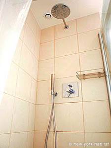 Paris T2 appartement location vacances - salle d'eau (PA-3574) photo 3 sur 3