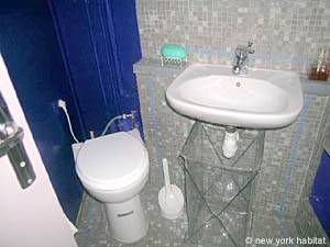 Paris Studio apartment - bathroom (PA-3577) photo 2 of 3