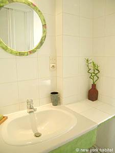 Paris Alcove Studio/T1 appartements location vacances - salle d'eau 1 (PA-3580) photo 1 de 3