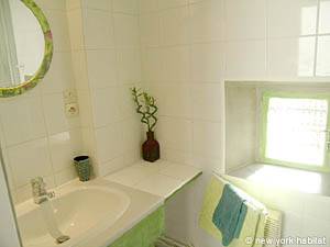 Paris Alcove Studio/T1 appartements location vacances - salle d'eau 1 (PA-3580) photo 2 de 3