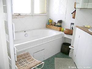 Paris 4 Zimmer - Duplex wohnungsvermietung - badezimmer 1 (PA-3594) photo 2 von 4