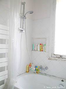 Paris 4 Zimmer - Duplex wohnungsvermietung - badezimmer 1 (PA-3594) photo 3 von 4