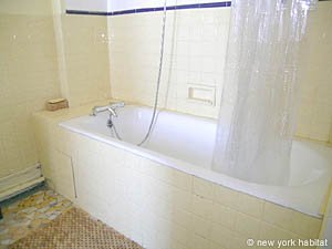 Paris Studio/T1 appartements location vacances - salle d'eau (PA-3596) photo 4 de 7