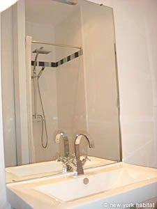 Paris 1 Bedroom apartment - bathroom (PA-3599) photo 1 of 3