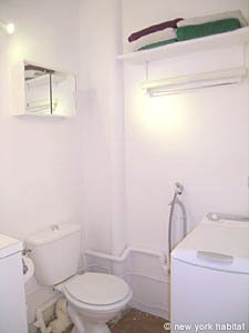 Paris Studio/T1 appartements location vacances - salle d'eau (PA-3600) photo 4 de 4