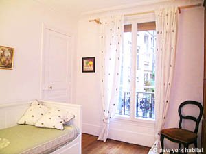 Paris 2 Bedroom accommodation - bedroom 1 (PA-3618) photo 3 of 7